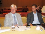 Chris Bodnar of CB Richard Ellis (right front) listens to a comment by Bob
Rosenthal of Pacific Medical Buildings during the recent Healthcare Real Estate Insights™ Editorial Advisory Board meeting in Scottsdale, Ariz.
HREI™ photo
