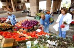 Truman Medical Centers in Kansas City, Mo., which plans to open a grocery store, tested the waters with a farmers’ market. (Photo courtesy of Truman Medical Centers)