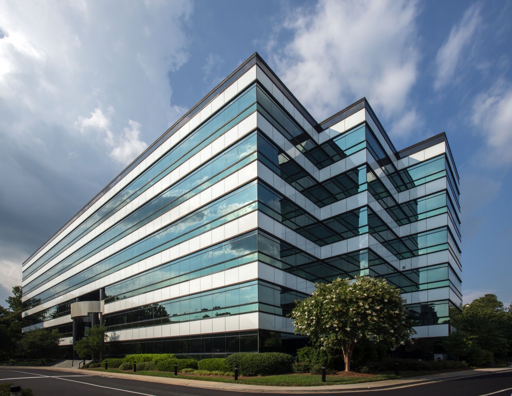 One of the largest transactions during the first quarter was the $39.9 million acquisition by Physicians Realty Trust of the 131,000 square foot Peachtree Dunwoody Medical Center in Atlanta. Newmark Grubb Knight Frank negotiated the sale. Photo courtesy Newmark Grubb Knight Frank 