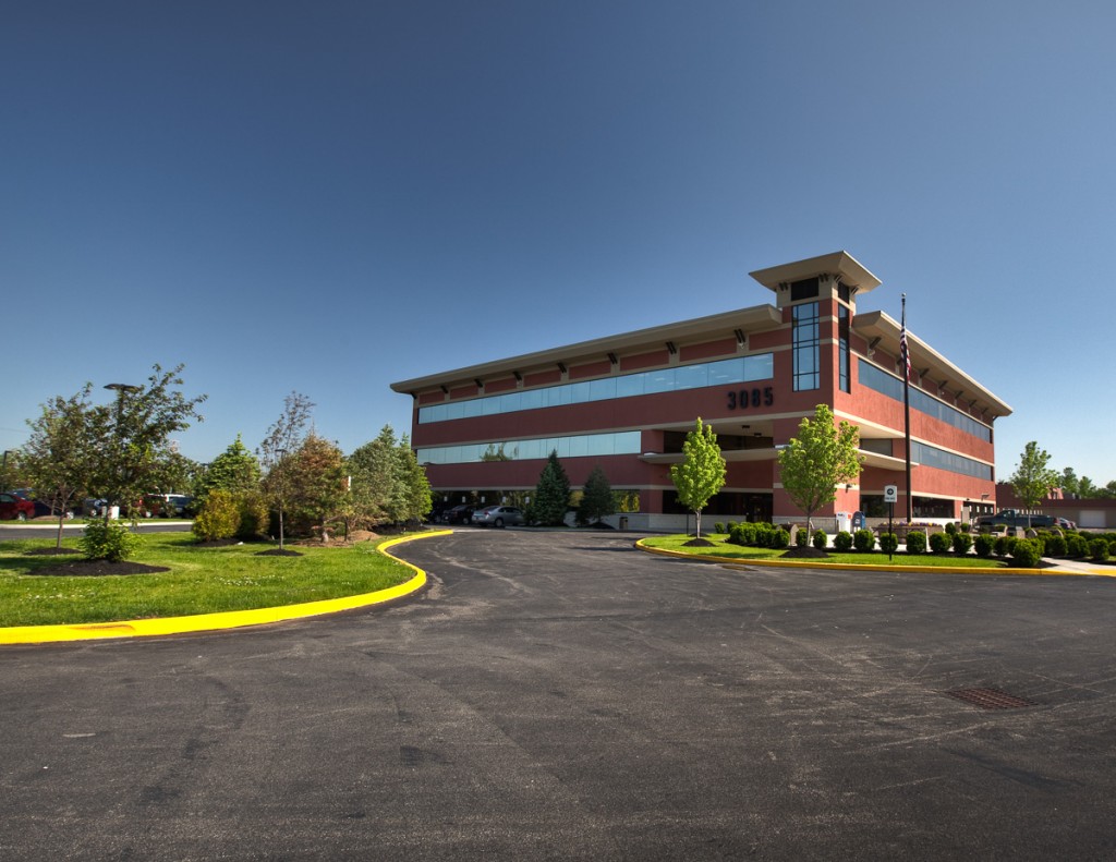 This building at 3085 Harlem Road in Cheektowaga, N.Y., was part of a four-building portfolio recently acquired by Ciminelli Real Estate Corp. and MB Real Estate. (Photo courtesy of H2C) 
