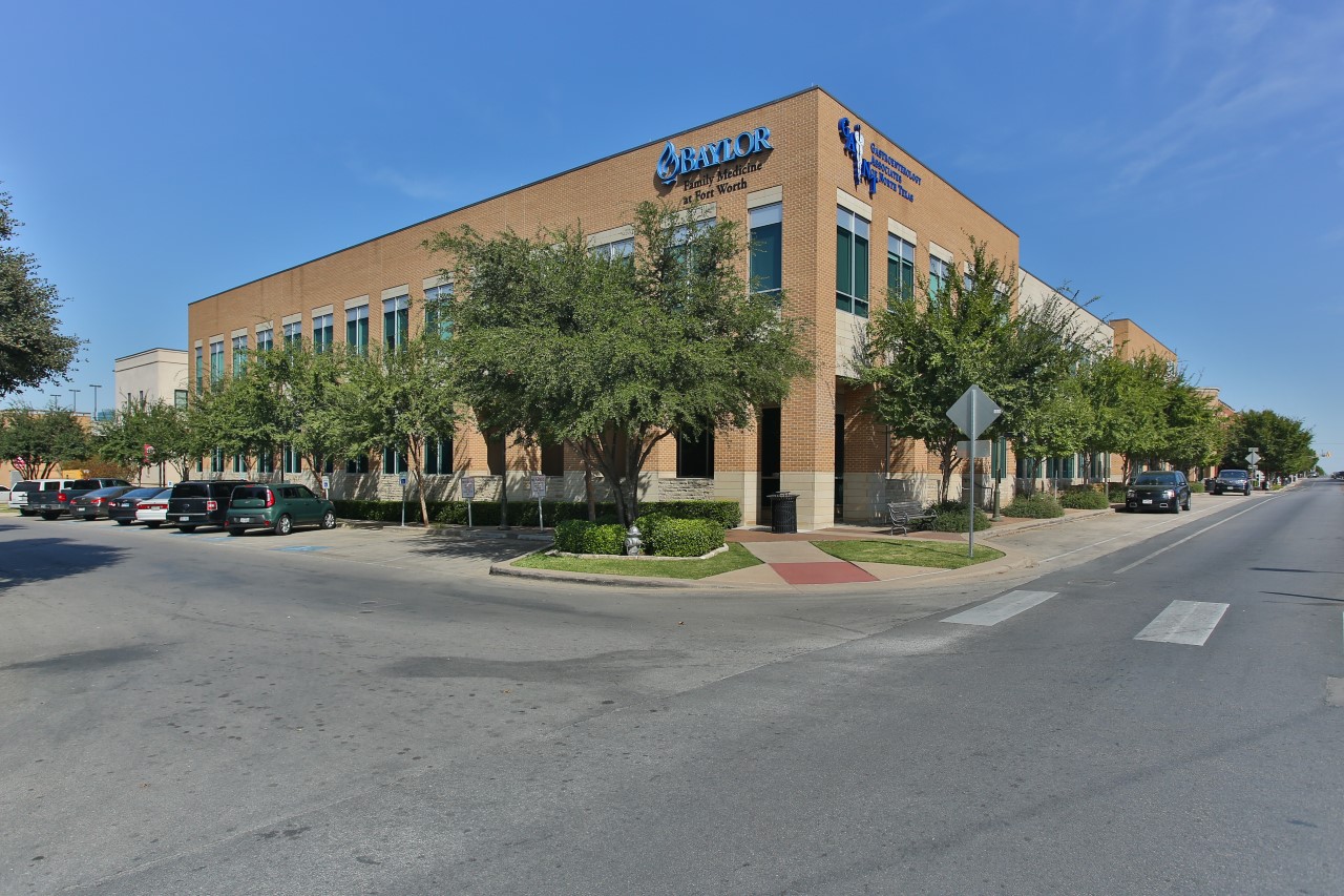 The Baylor Health Center at Magnolia Greens in Fort Worth, Texas, is among five buildings totaling 187,326 square feet being offered in the IRA Medical Portfolio. Photo courtesy of HFF